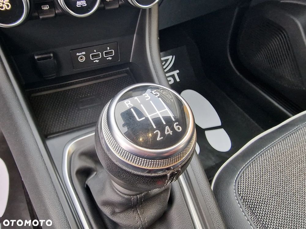 Renault Captur 1.0 TCe Intens - 18