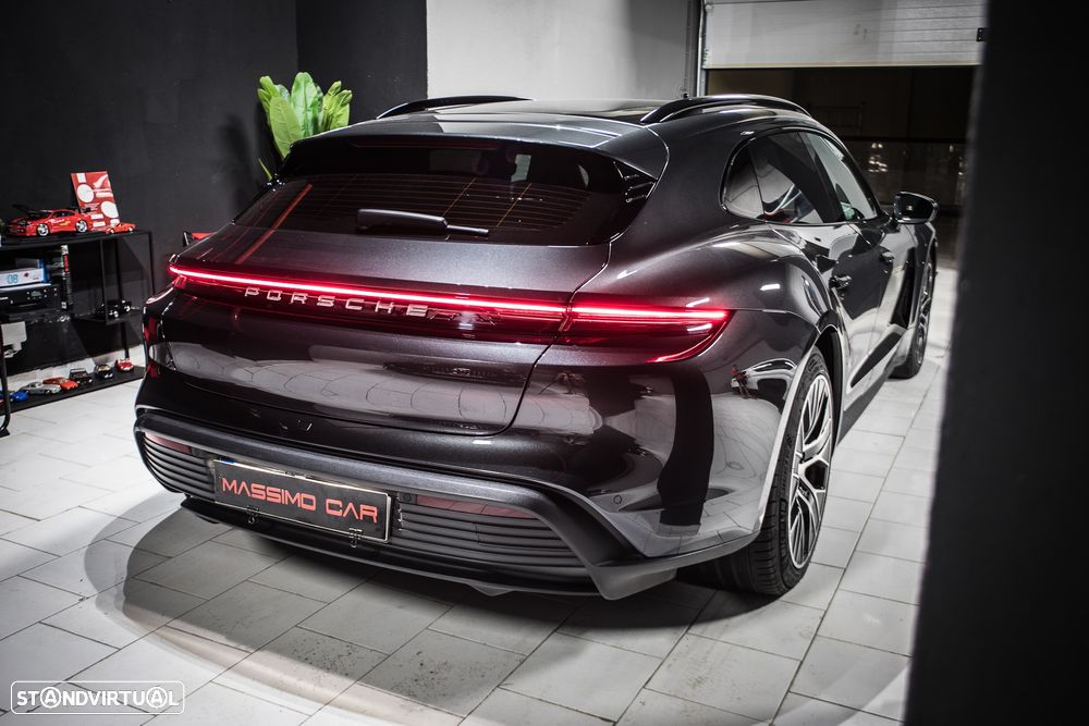 Porsche Taycan Sport Turismo - 1