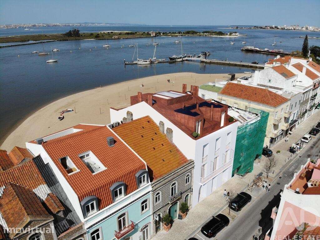 Prédio em Seixal, Arrentela e Aldeia de Paio Pires - Grande imagem: 4/22
