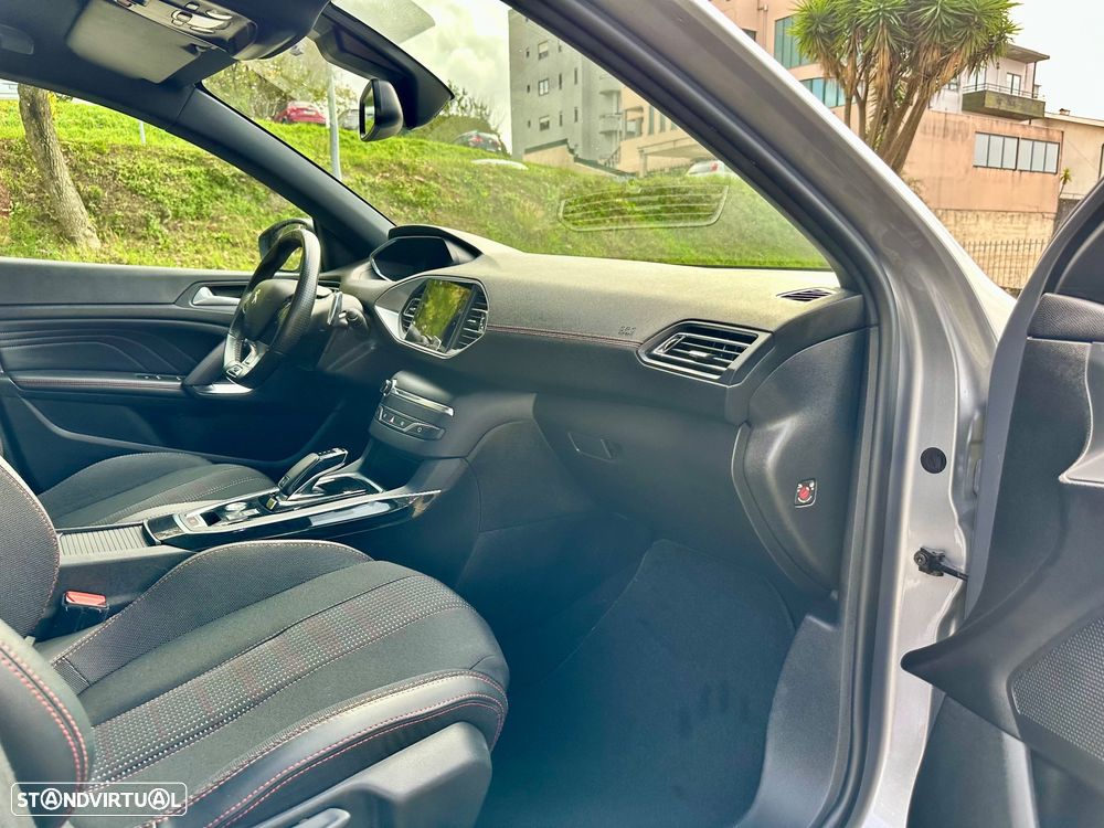 Peugeot 308 SW 1.5 BlueHDi GT EAT8 - 39