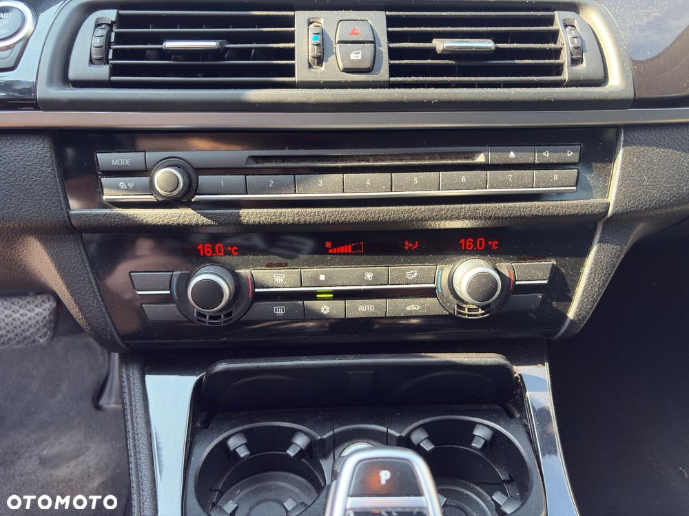 BMW Seria 5 520d Touring - 34