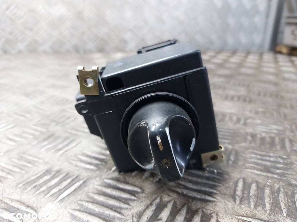 PRZEŁĄCZNIK ŚWIATEŁ MERCEDES W168 A KLASA1685450104 - 1