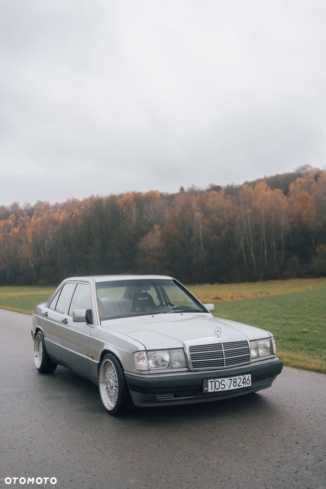 Mercedes-Benz W201 (190) - 1