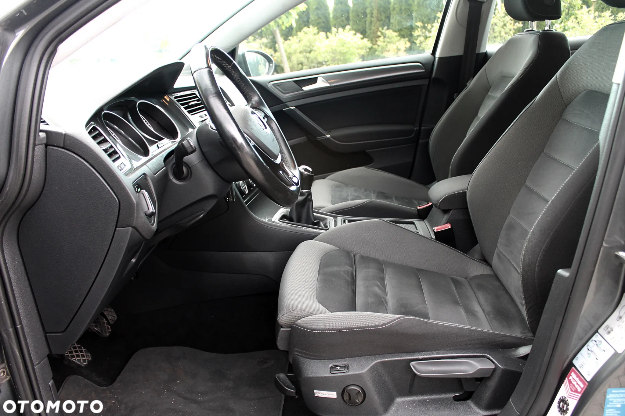 Volkswagen Golf VII 1.6 TDI BMT Highline - 18