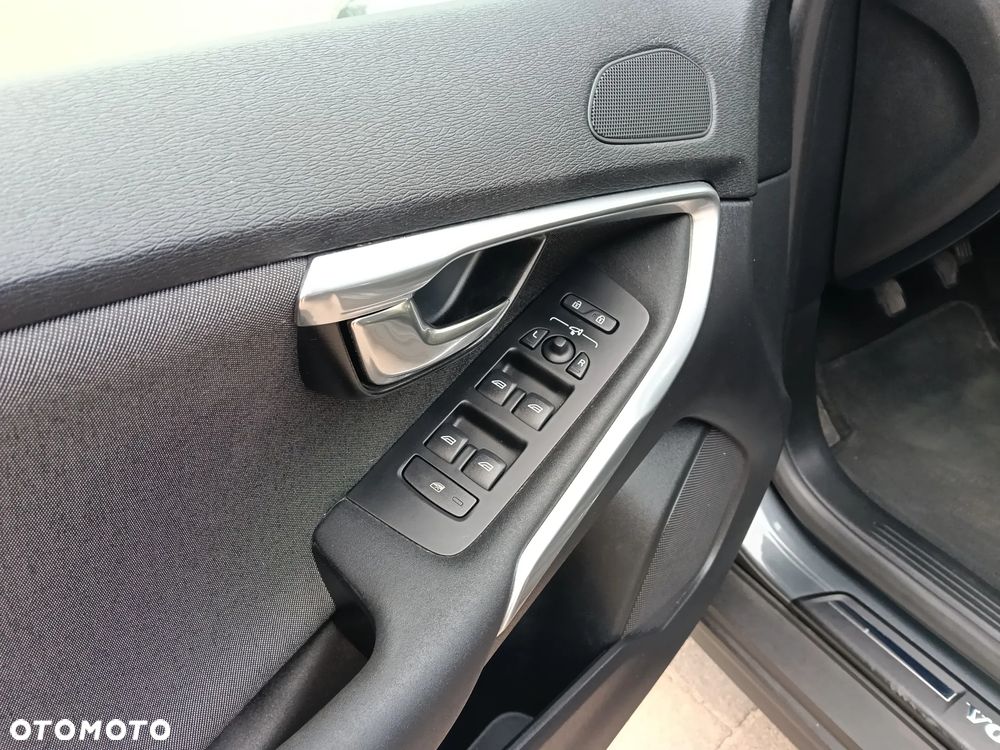Volvo V40 Cross Country D3 Momentum - 12