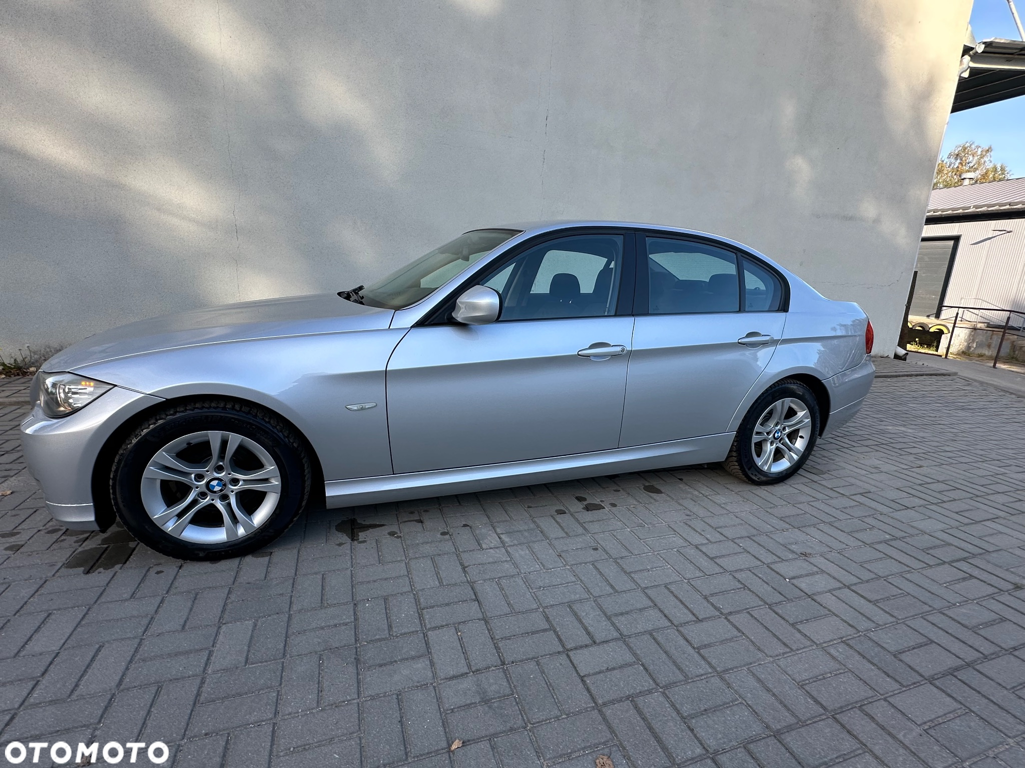 BMW Seria 3 318i - 4