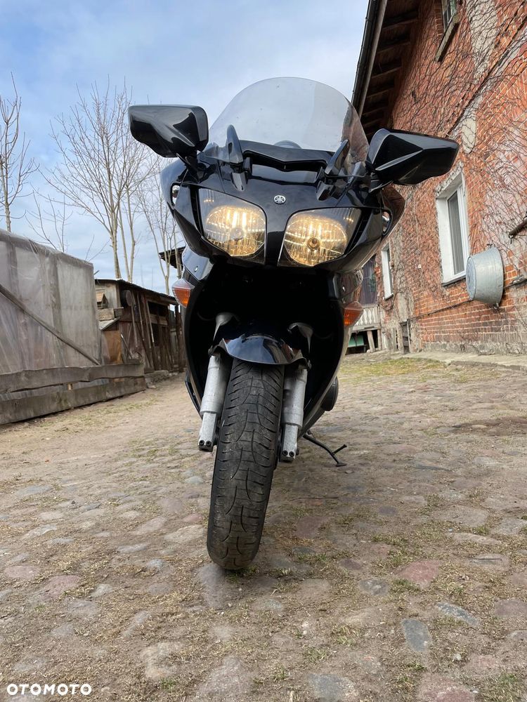 Yamaha FJR - 18