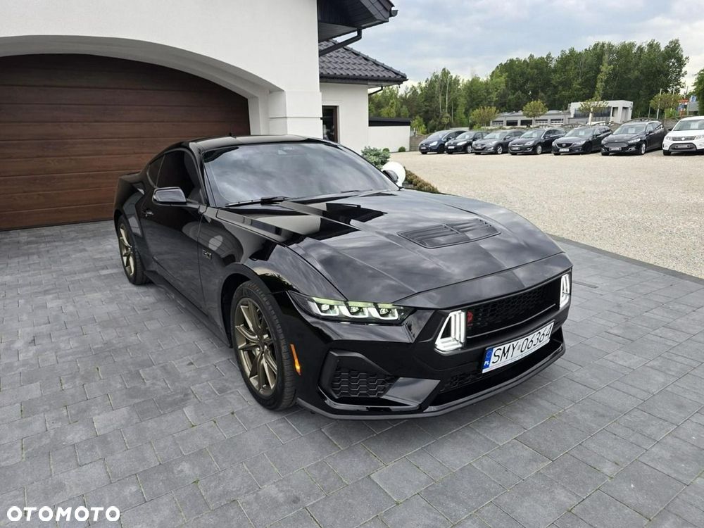 Ford Mustang - 4
