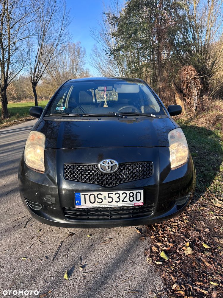 Toyota Yaris 1.0 Luna A/C - 2