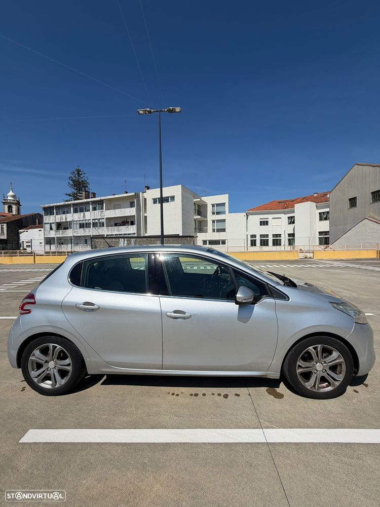 Peugeot 208 1.4 HDi Allure - 3