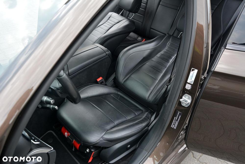 Mercedes-Benz Klasa E 250 9G-TRONIC - 30