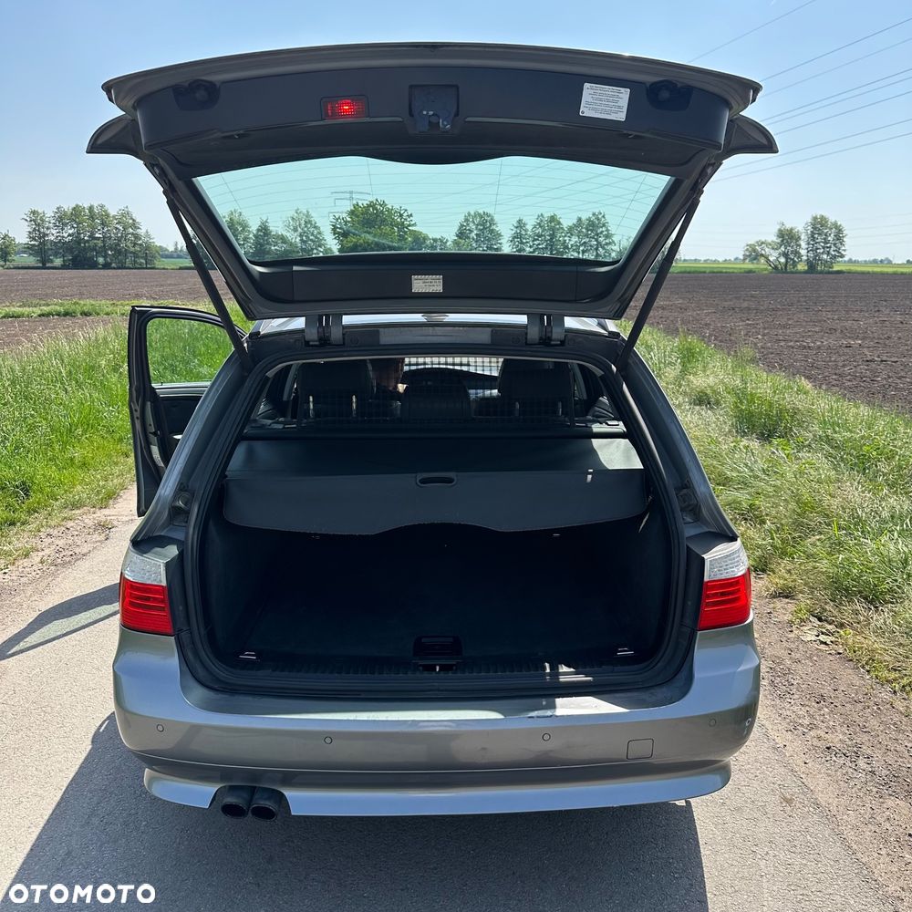 BMW Seria 5 525xi - 13