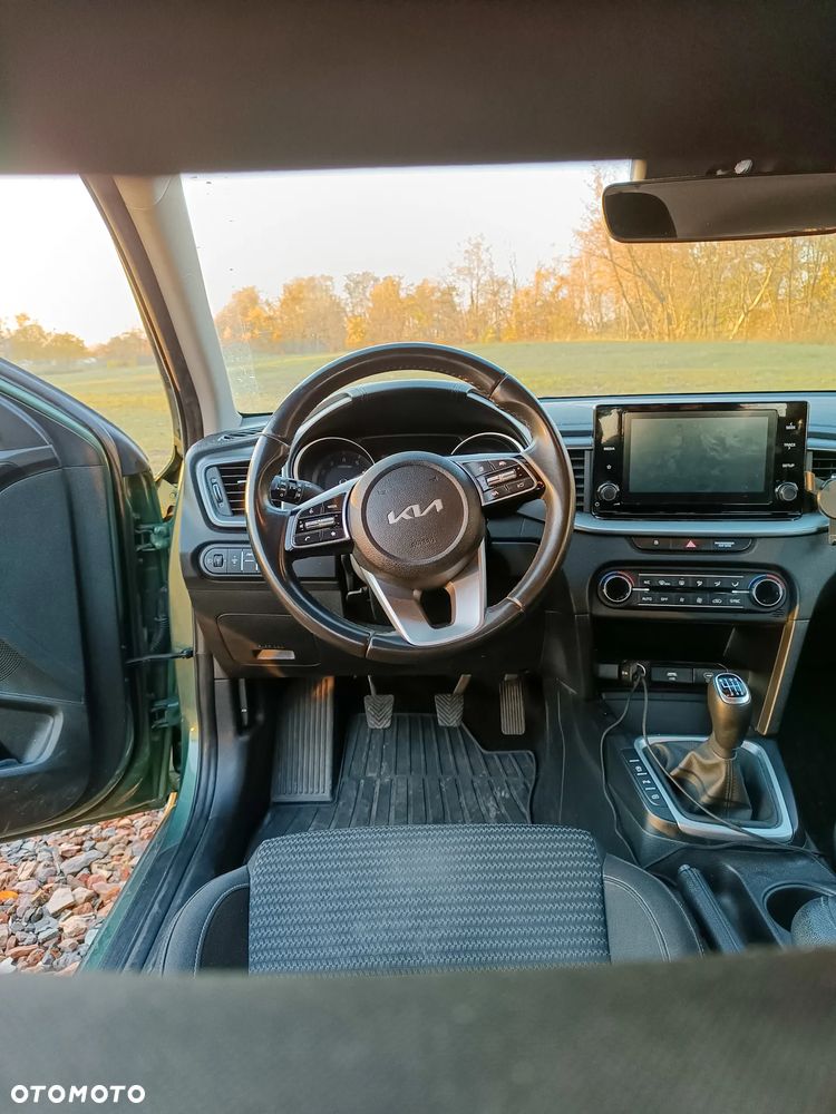 Kia Ceed 1.5 T-GDI M - 14