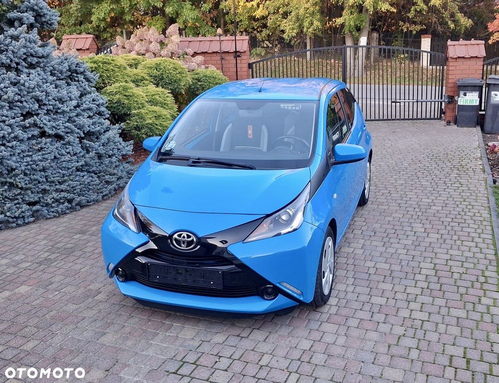 Toyota Aygo x-play touch - 9