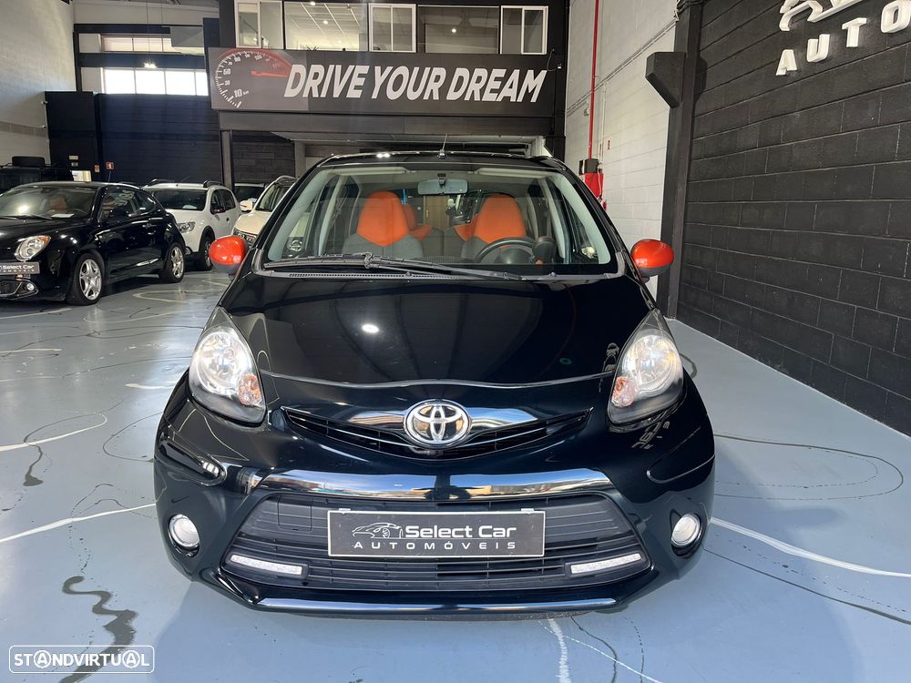 Toyota Aygo 1.0 + Sport Pack VSC - 3