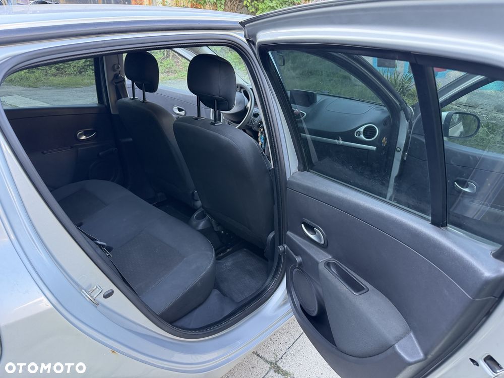 Renault Clio - 2
