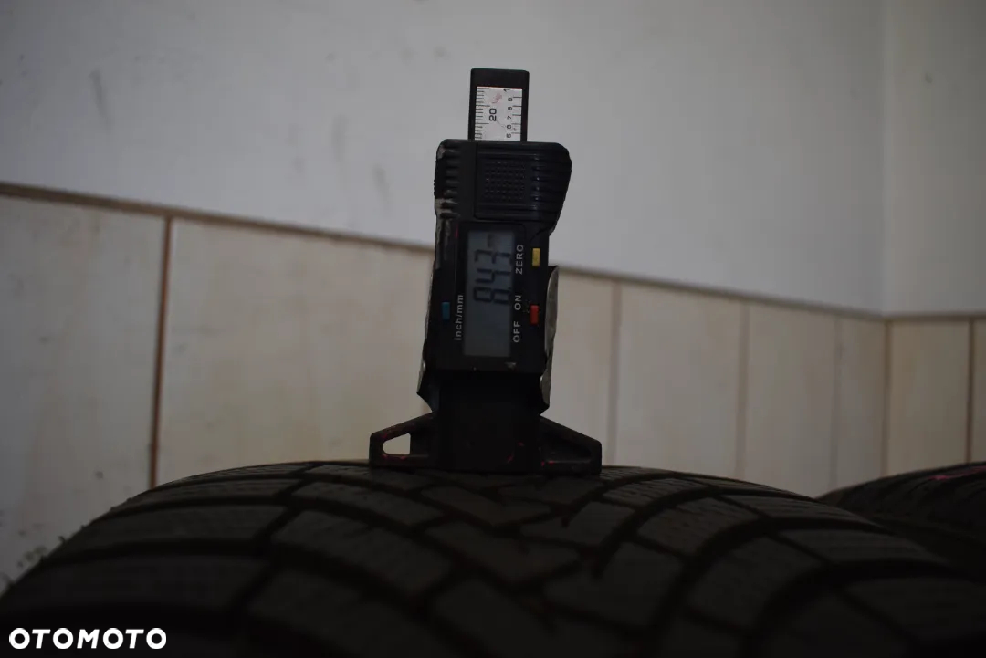 R18 225/40 Falken Eurowinter HS01 - 3