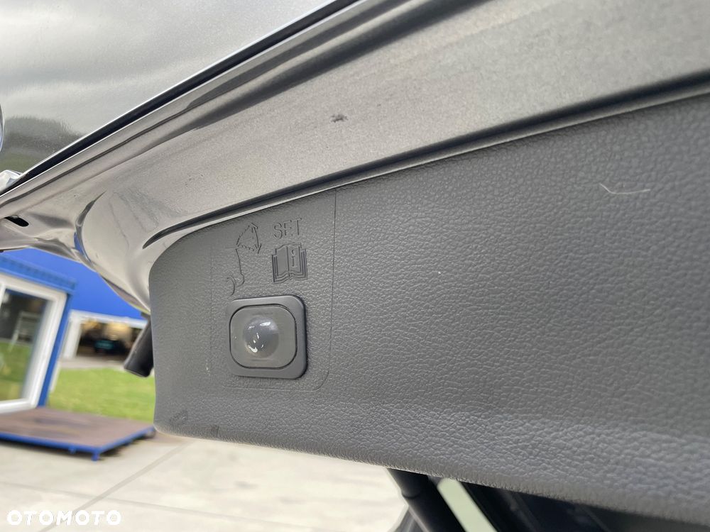 Ford Kuga 1.5 EcoBoost 2x4 ST-Line - 24