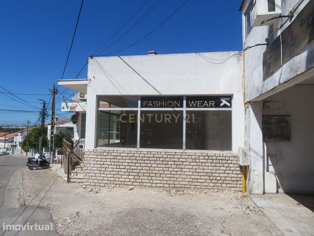 Arrenda-se loja com 48 m2 na Cruz de Pau, Amora. - Grande imagem: 2/10