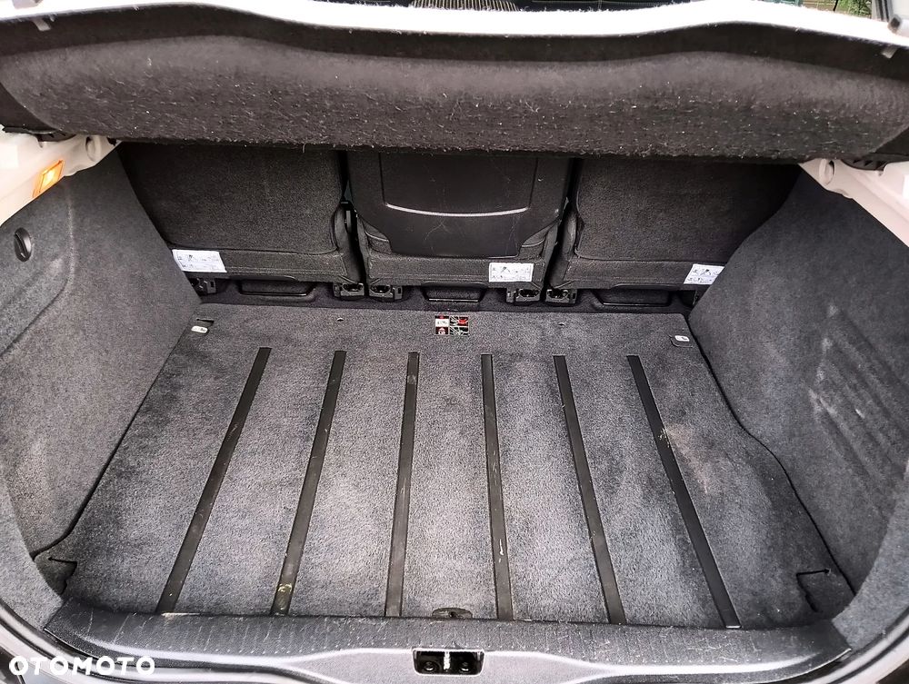 Renault Scenic 1.6 16V 110 Dynamique - 27