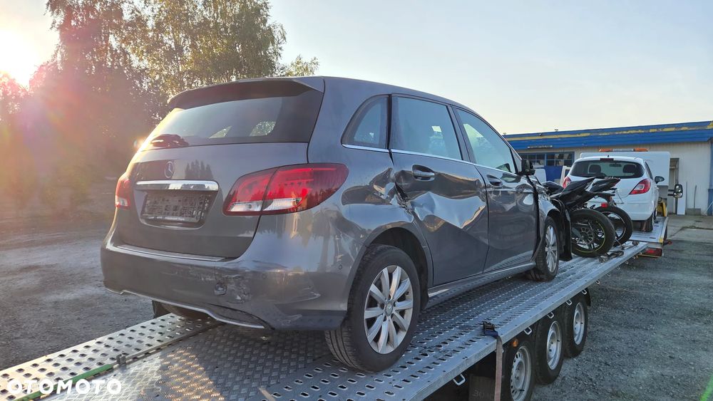 Mercedes-Benz Klasa B 180 (BlueEFFICIENCY) 7G-DCT - 3