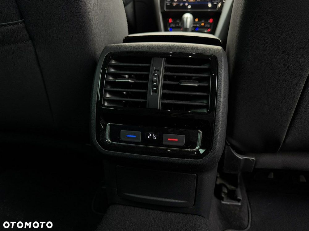 Volkswagen Passat - 29