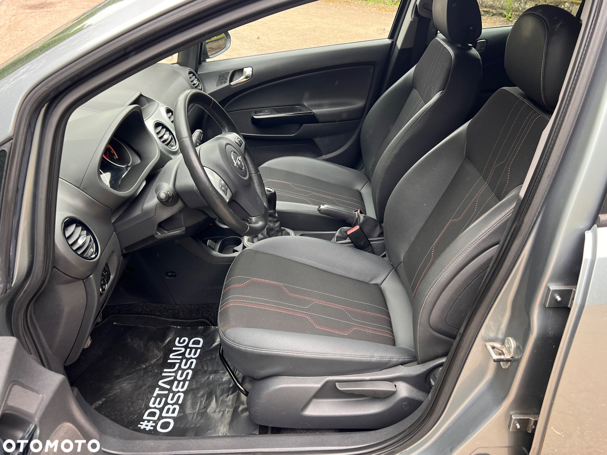 Opel Corsa 1.4 16V Cosmo - 19