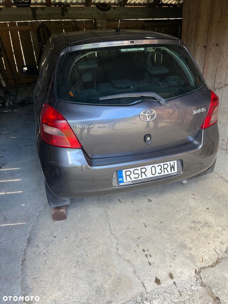 Toyota Yaris 1.3 Terra - 11