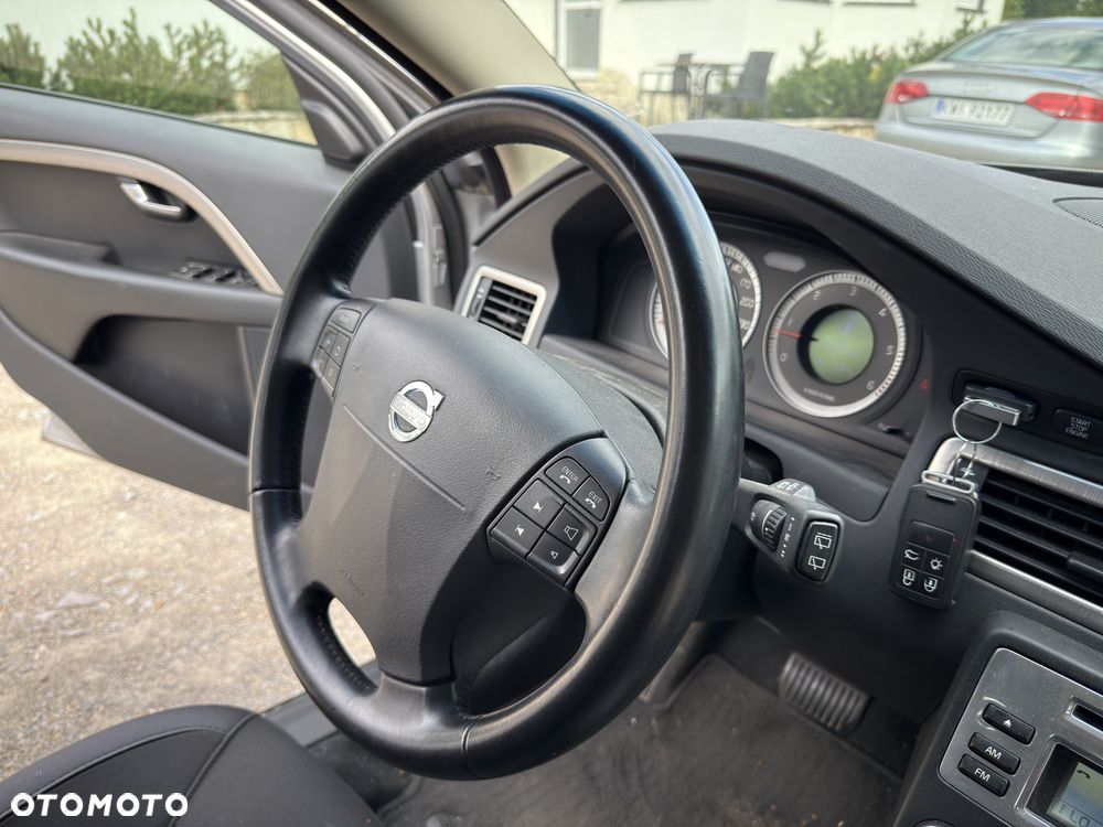 Volvo V70 D5 AWD Summum - 23