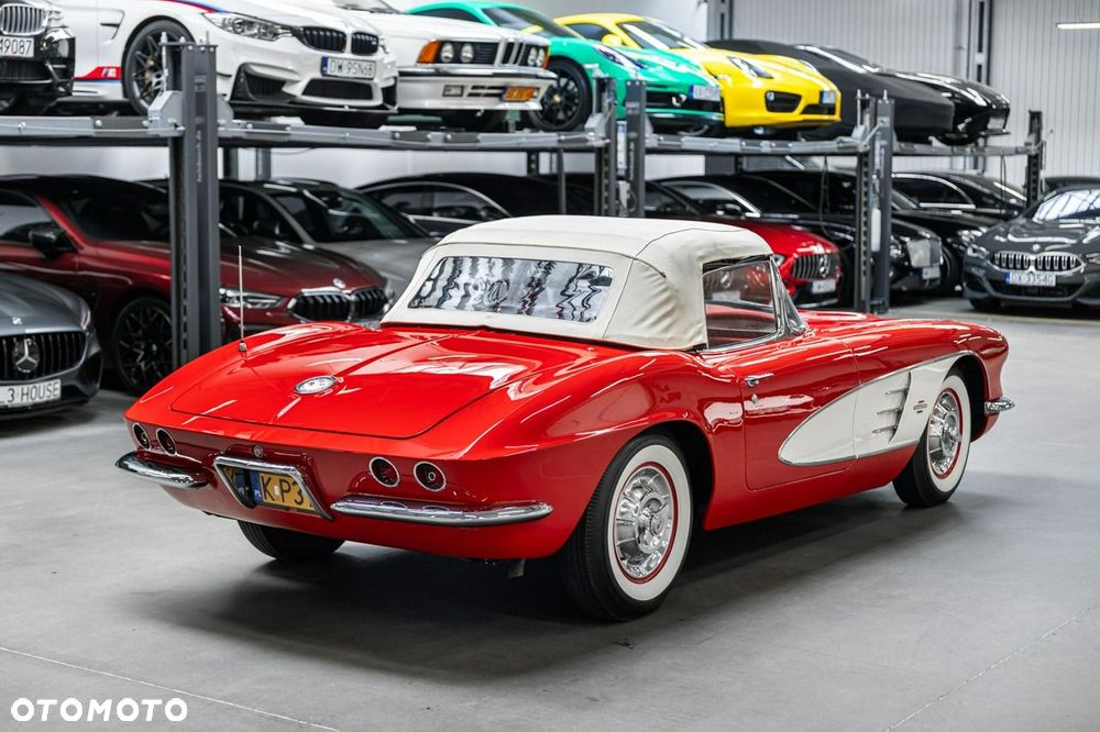 Chevrolet Corvette - 7