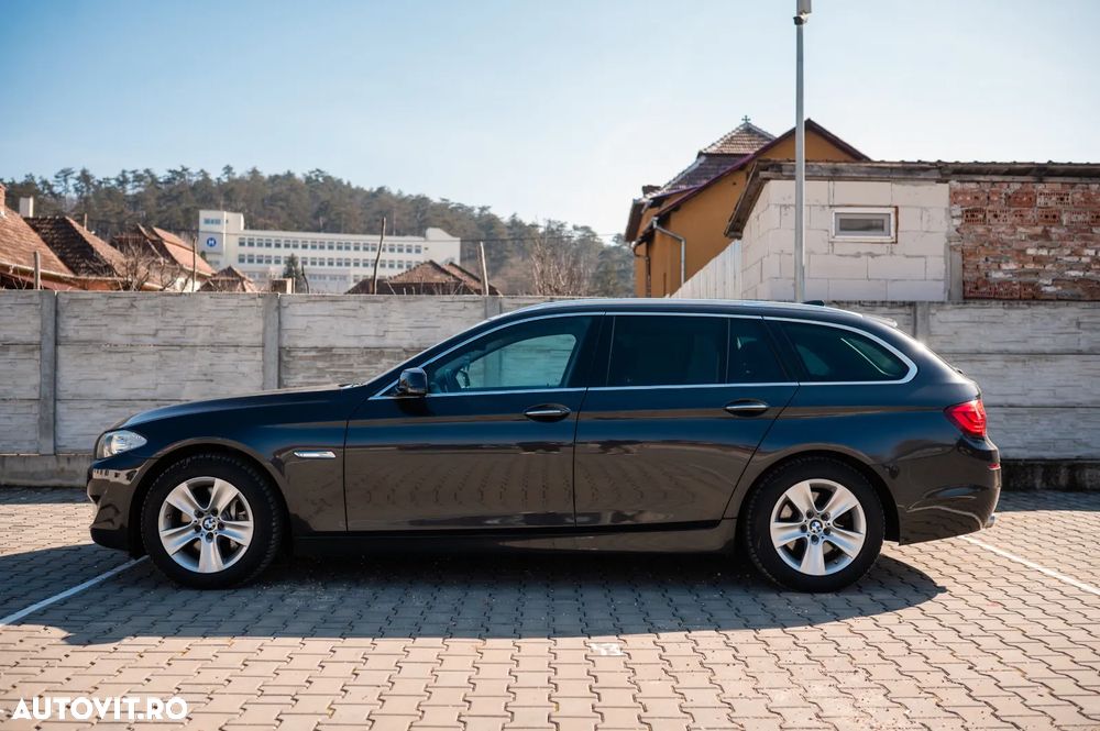 BMW Seria 5 525d xDrive - 7