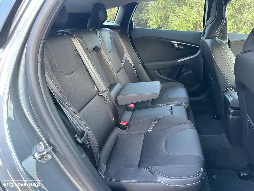 Volvo V40 1.5 T3 Sport Edition Geartronic - 12