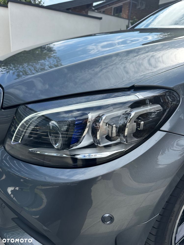 Mercedes-Benz Klasa C 300 9G-TRONIC - 8