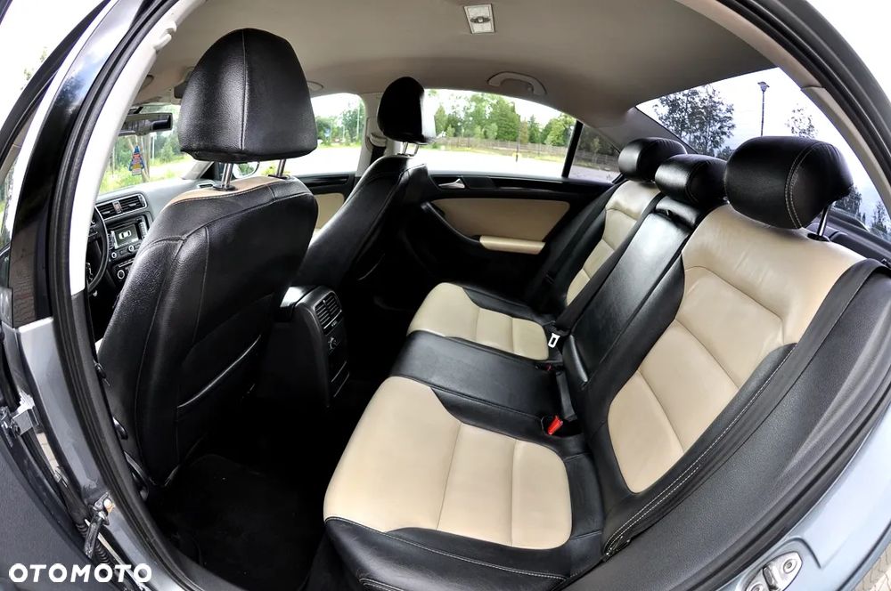Volkswagen Jetta 1.6 TDI Comfortline - 15