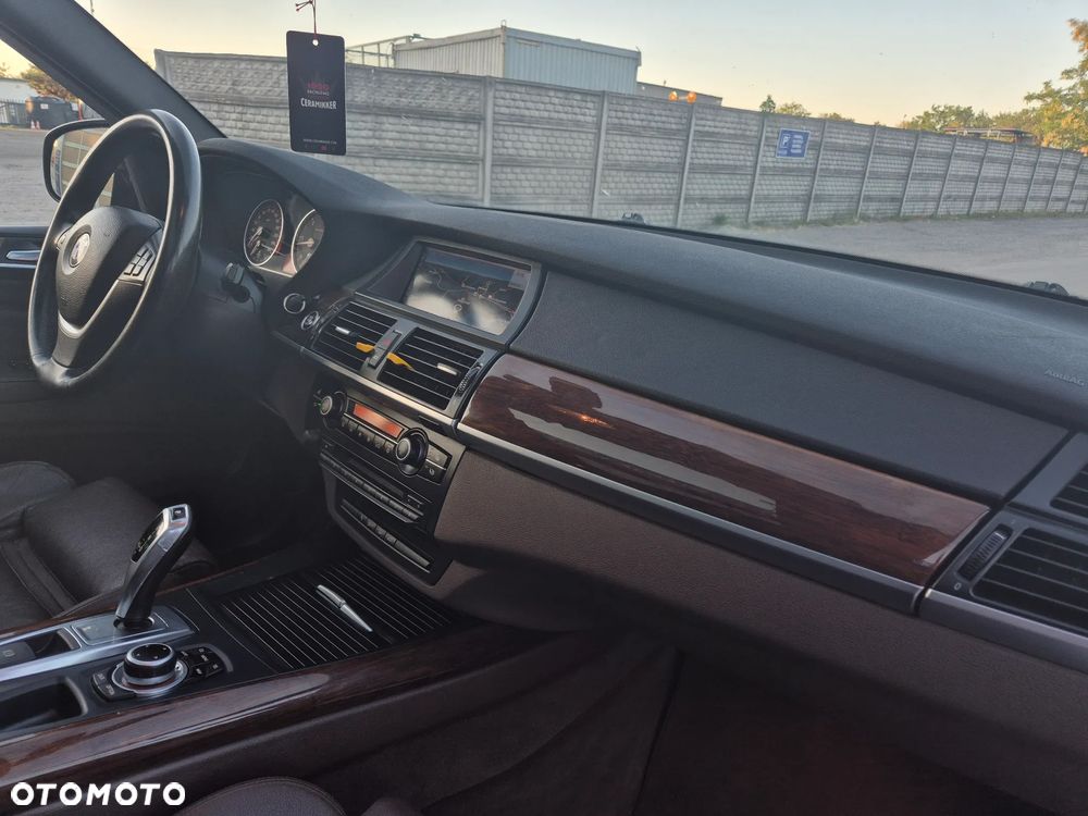 BMW X5 xDrive35d - 28