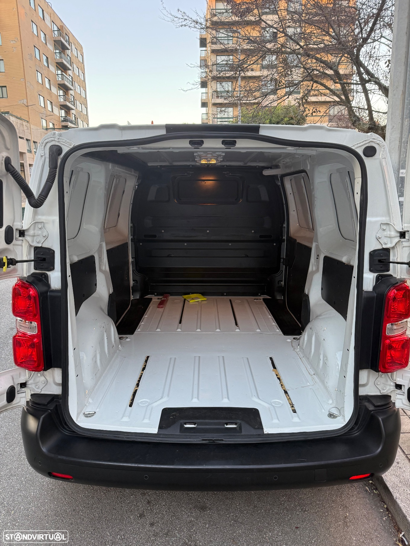 Opel Vivaro 1.5 CDTi L1H1 Essentia - 16