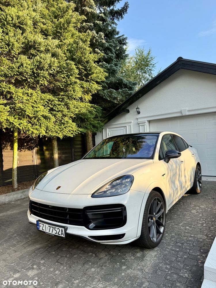 Porsche Cayenne - 1