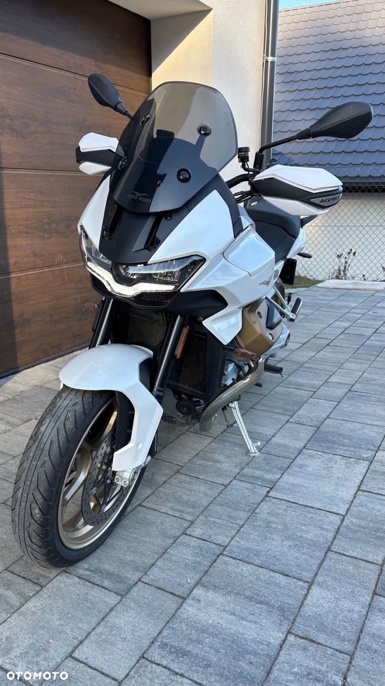 Moto Guzzi V100 Mandello - 8