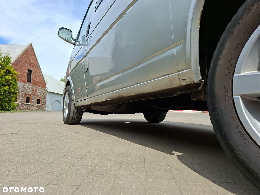 Volkswagen Multivan - 25