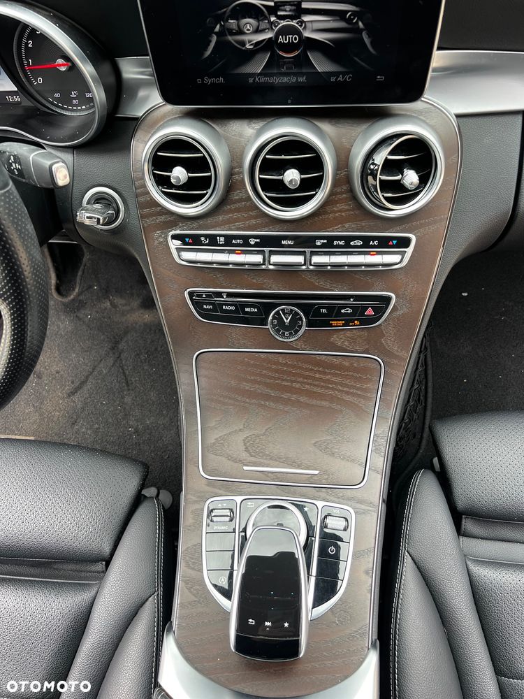 Mercedes-Benz Klasa C 200 T 7G-TRONIC AMG Line - 23