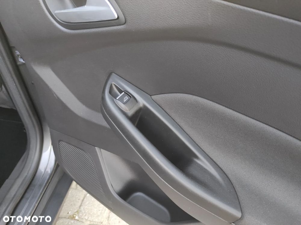 Ford Focus 1.6 TDCi DPF SYNC Edition - 19