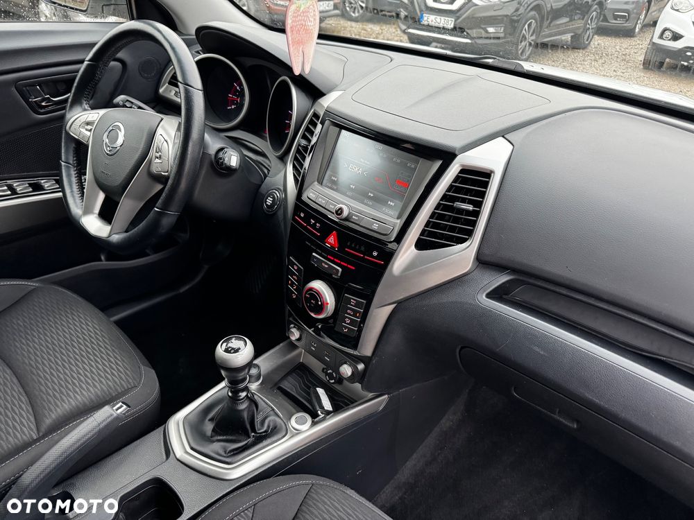 SsangYong/KGM Tivoli e-XGi 160 2WD Black+White - 36