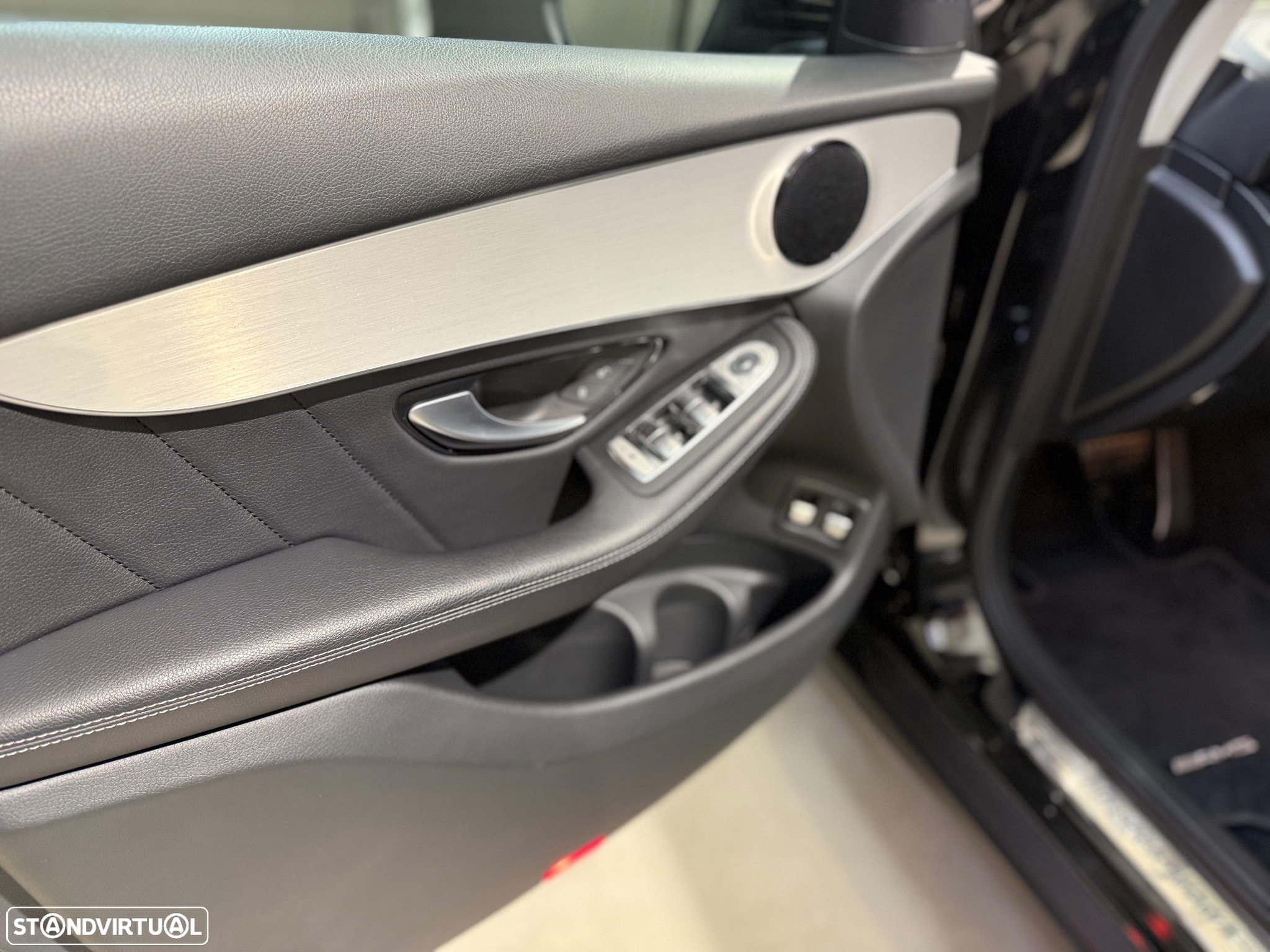 Mercedes-Benz GLC 300 e 4Matic - 17