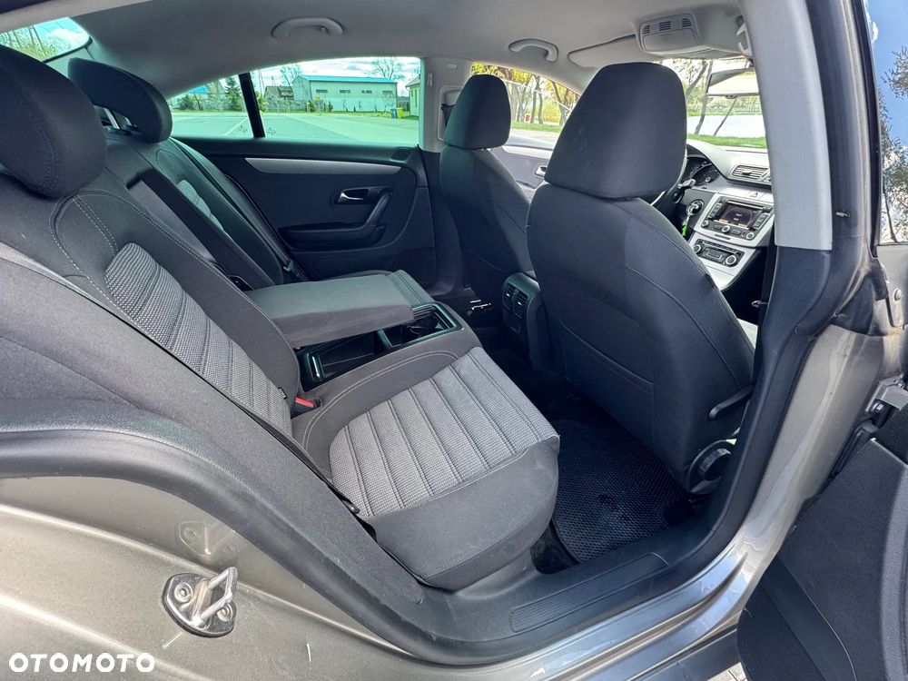 Volkswagen Passat CC - 24