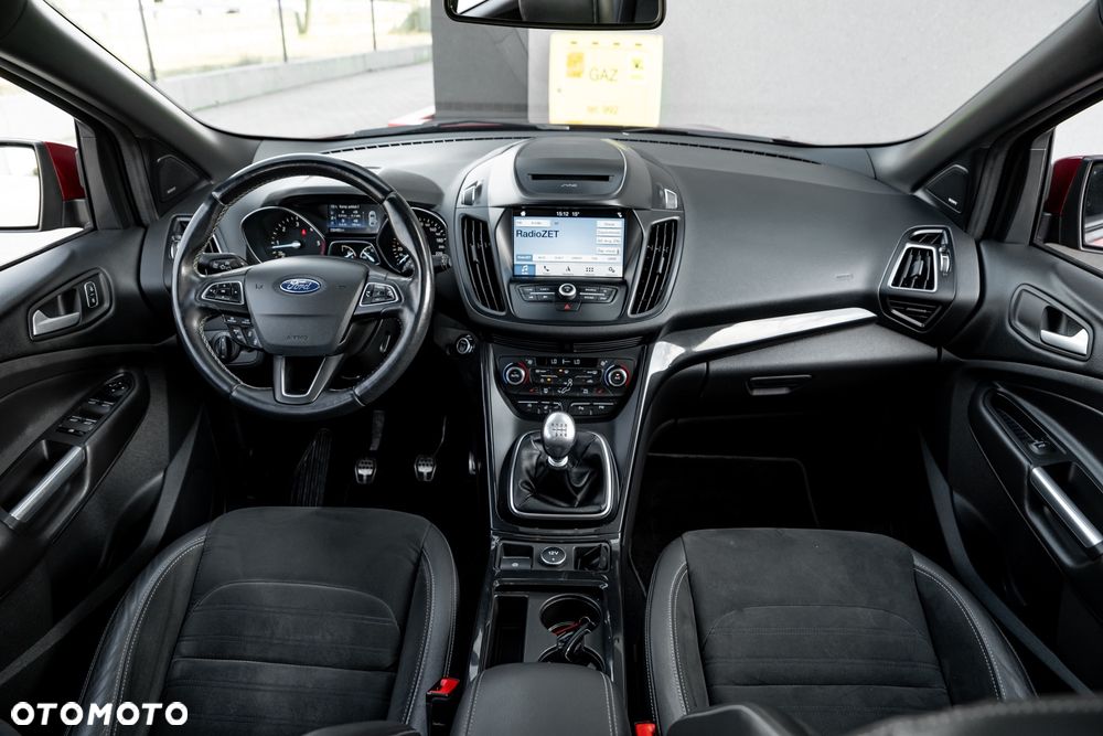 Ford Kuga 2.0 TDCi 4x4 ST-Line - 29