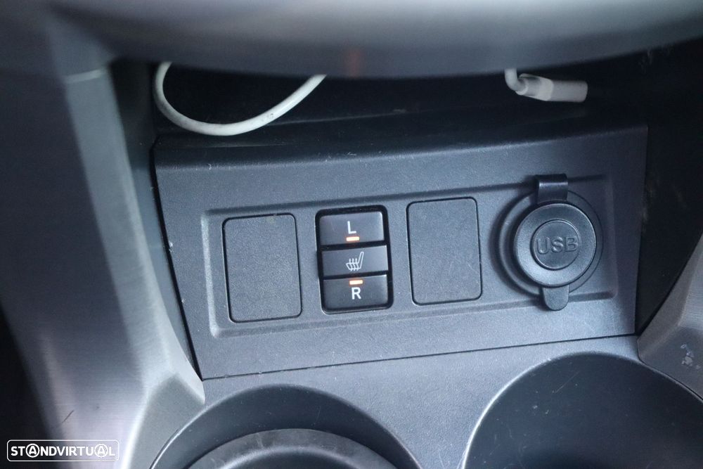 Toyota RAV4 2.2 D-4D X - 17