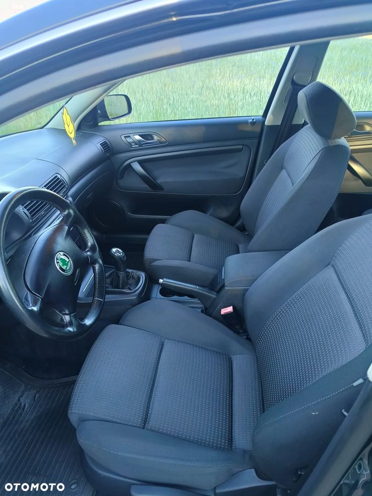 Skoda Superb 1.8 Turbo Elegance - 9