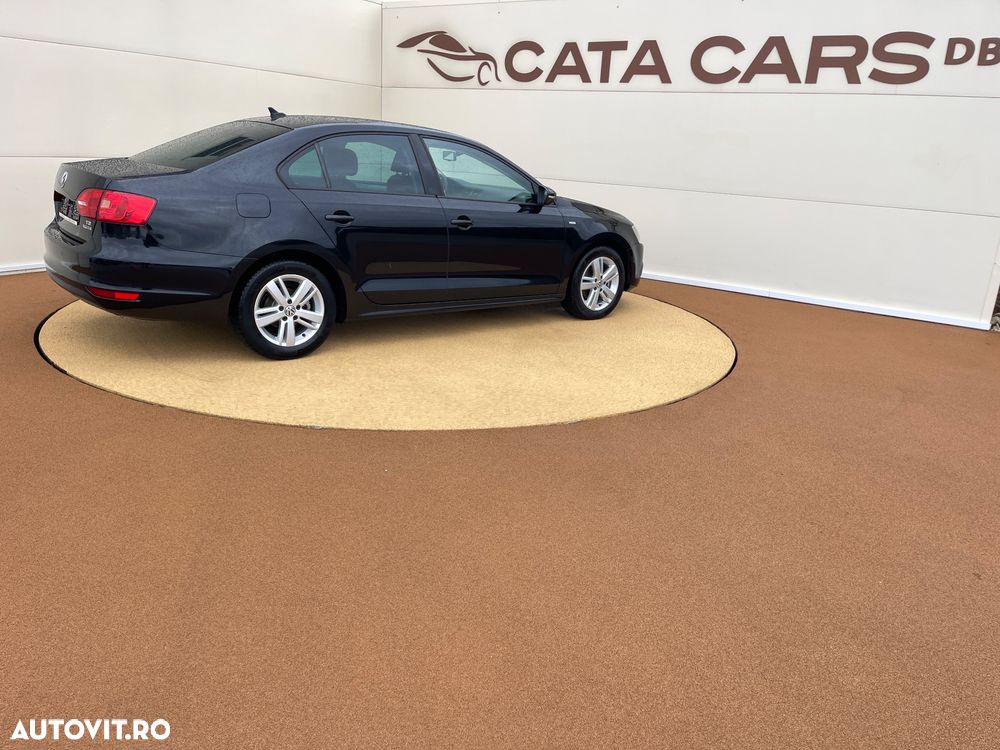 Volkswagen Jetta 1.6 TDI DSG Comfortline - 17