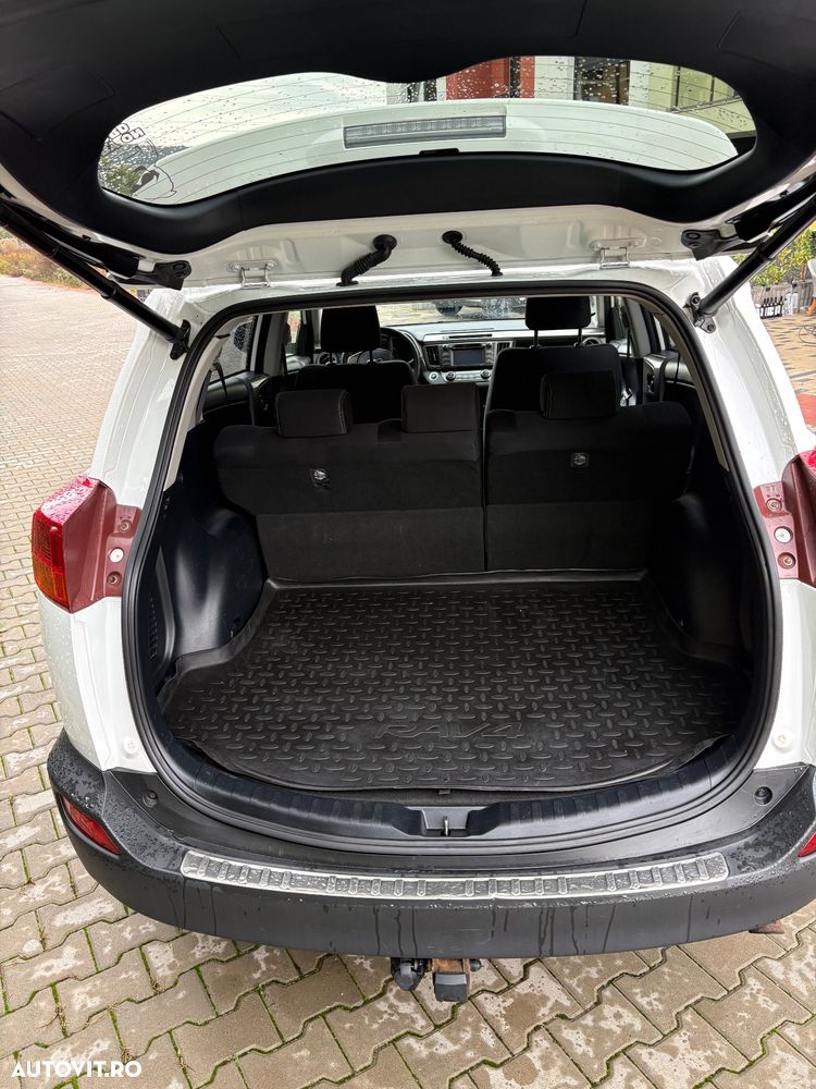 Toyota RAV4 - 6