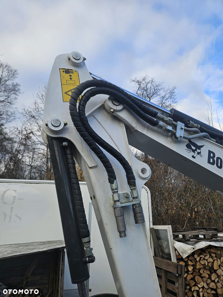 Bobcat e27 - 7